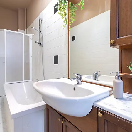 Urban House Apartment *